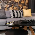 Luxury Tropical At Apartment *